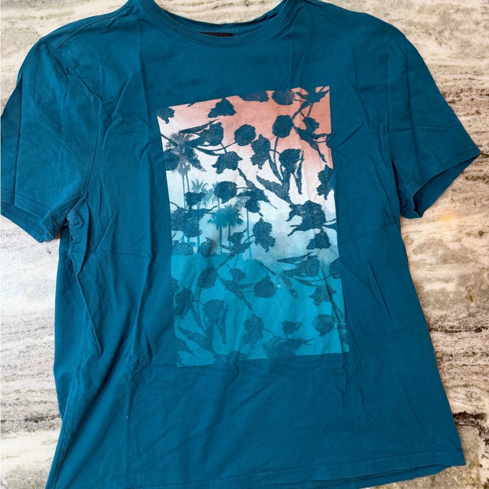 Men’s Express Teal Graphic Short Sleeve Tee - Picture 2 of 3